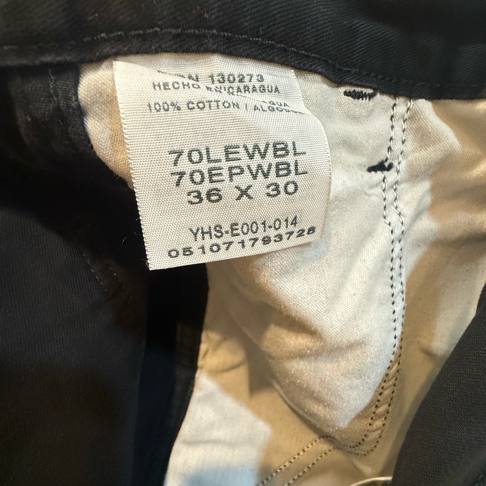 Men's Wrangler Relaxed Black Cargo Pants (36x30) - Picture 9 of 9